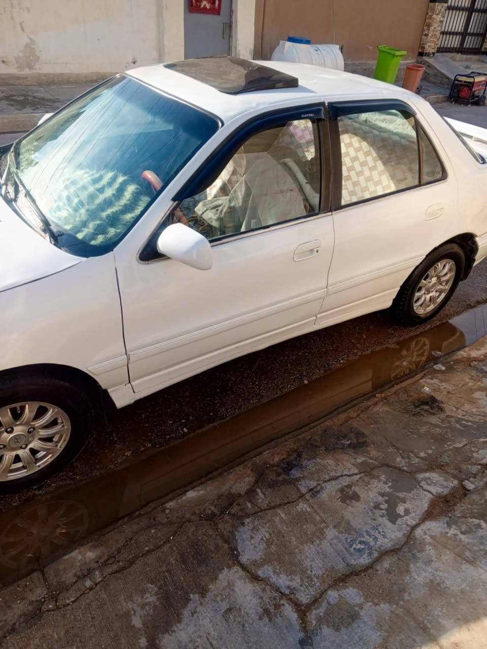 سلام عليكم النترة للبيع موديل 1995 رقم انكليزي بسمي سياره جديده صبغ حزام للجماليه محرك مفتوح كير عادي تخم تايرات سياره مابيه نقص شرط التحويل سعر 32 وبيه مجال  هاتف ***********
