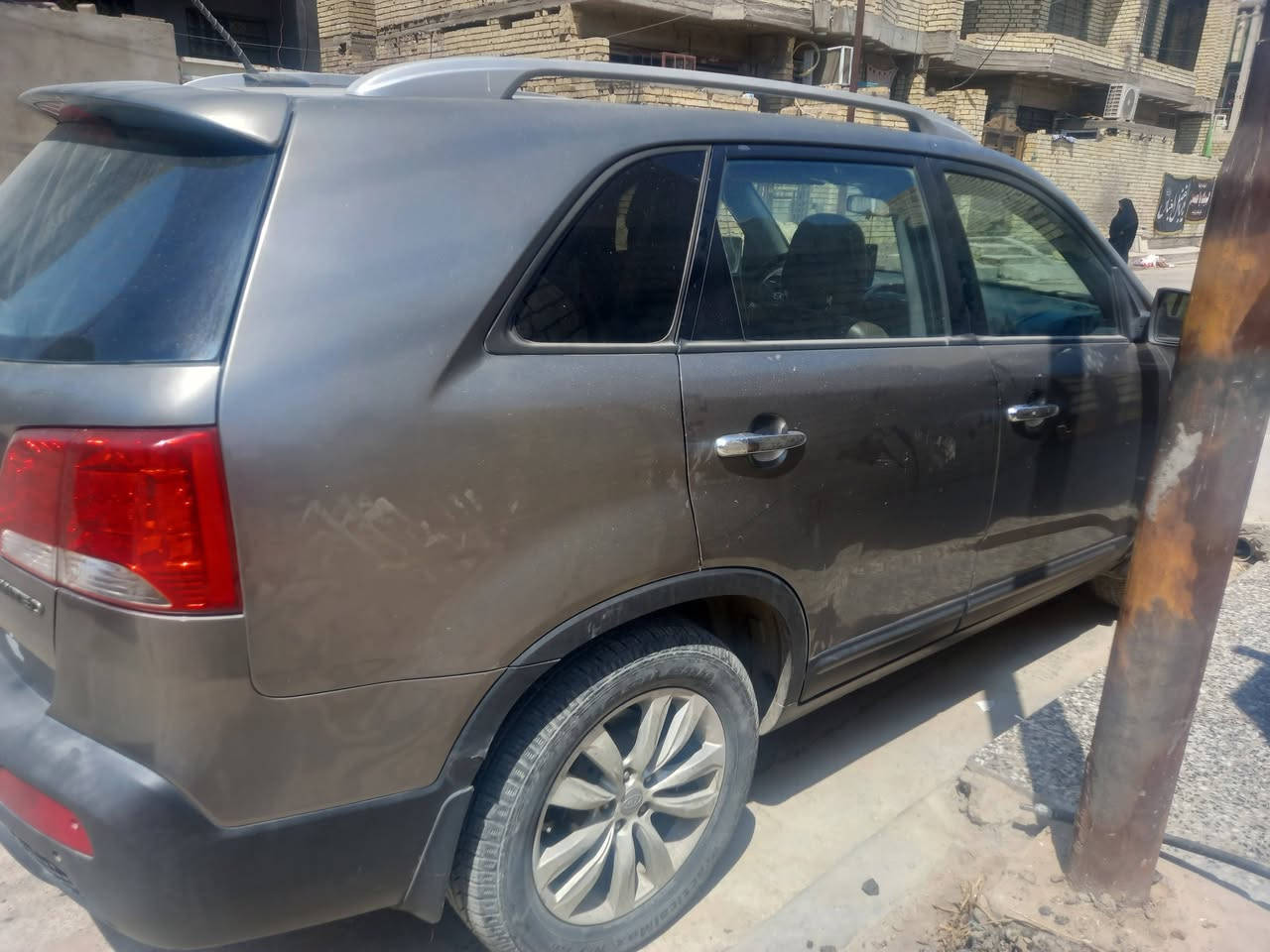 سلام عليكم. للبيع ولمراوس سورنتو گاز موديل 10 كامل المواصفات لمنتد بوناراما بصمه غرفه جلد بيهن تدفئه وتبريد سبعه راكب 3 قطع تبريد حادثها بخشم البدنه الاماميه اليمنى بدون تبديل مصبوغه عام بدون دواخل مكينه خيط تبخير گير صدر كهربائيات خير من الله طخم تاير رايدها 110$ وبيها مجال عنوان بغداد لعبيدي ***********
