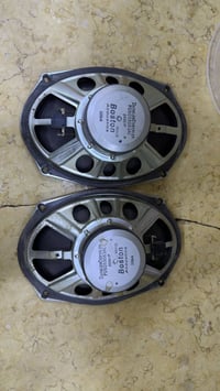 سماعات بوستن • أصلية • وحدة بيها شق