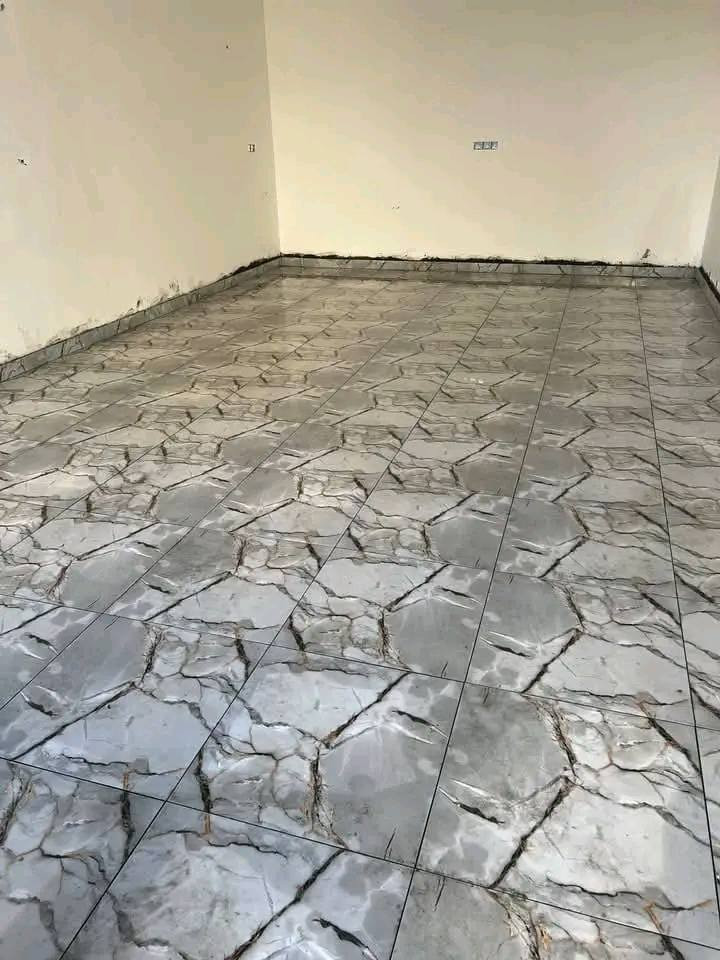 خلفه سيراميك  بورسلين دروجه ارضيات درجه اولى متفرق حاليا سكني بغداد قطعي وع المتر ***********

