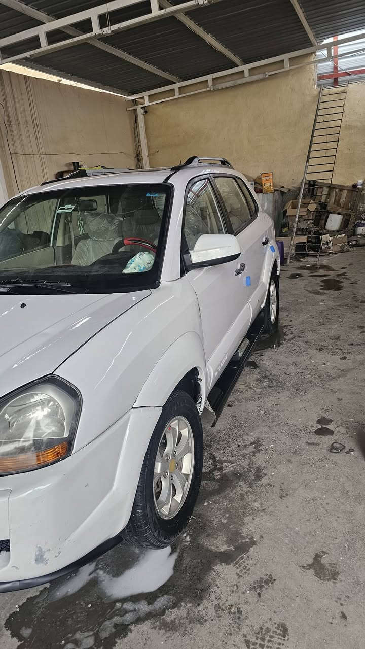 سلام عليكم
توسان موديل 2010 خليجي
بيهه ٣قطع صبغ اثئر شخط سونار 
بل منشوربدون دواخل
فتحه سقف داخل بيجي  محرك ٢٠٠٠ دوش بلادي مامفتوح رقم بغداد بسمي
 مكاني بغداد سعر ١٠٧ ترهم مراوس
هاتف***********
