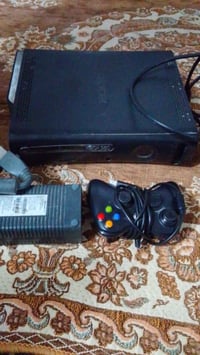 اكس بوكس • ناقصه يدات • مع كرتين ألعاب