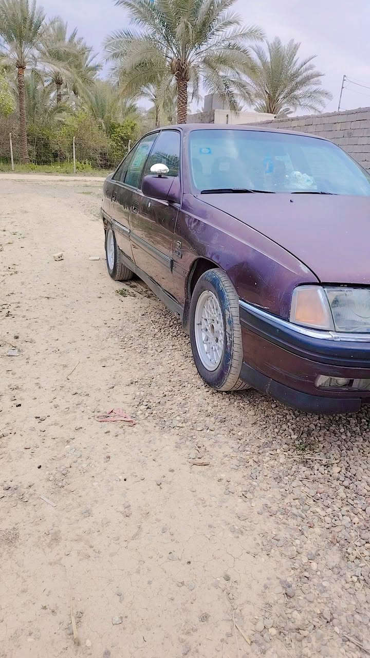 سلام عليكم سياره اوبل اوميكا موديل ٩٣ سياره خير من الله محرك صدر شرط كهربائيات كله شغاله تخم تاير جديد ولكشر شوف العين السعر ٣٠ وبيها مجال ***********
