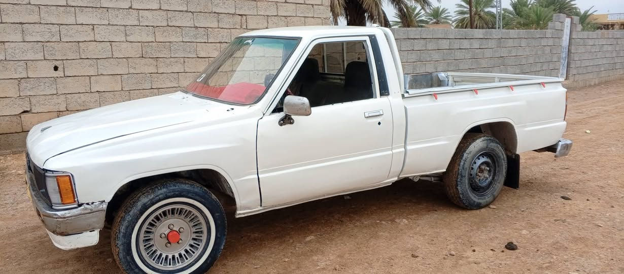 بيكم 87 للبيع رقم بغداد سنويه صاقطه قديم بيها وكاله عامه كيرخمس نمر محرك والكسل شرط   صبغ درجه اولى المكان ديالى ناحيت العضيم السعر 25 وبيها مجال ***********
