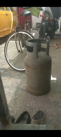 للبيع دبات غاز ثنين عراقيات فارغات سعر ب 45 الوحده وبيها مجال لشراي ال...