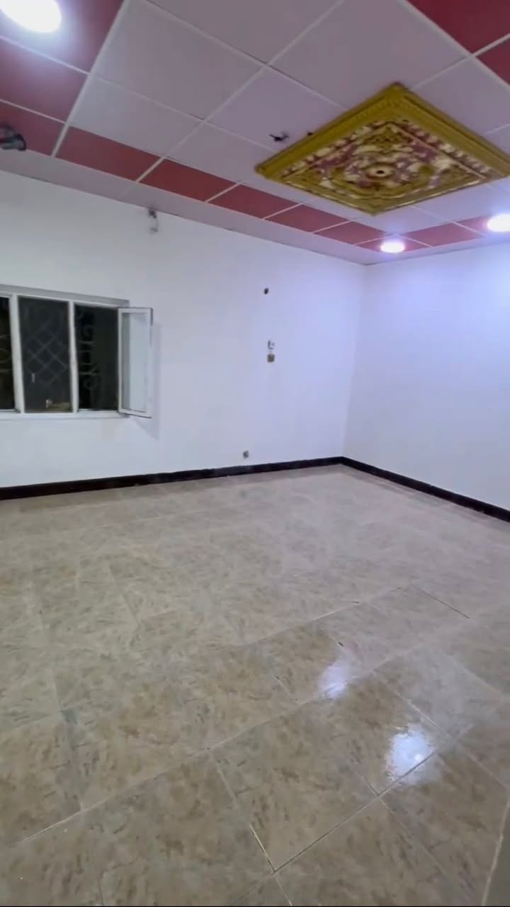 مشتمل ارضي  للأيجار 
يصلح لسكن العوائل 
العنوان :  الطويسة📍
المساحه :  130 م 
المحتويات : 3 غرف منام + صاله + مطبخ + صحيات  
الأيجار : 650 الف  
للتواصل :
***********
***********
