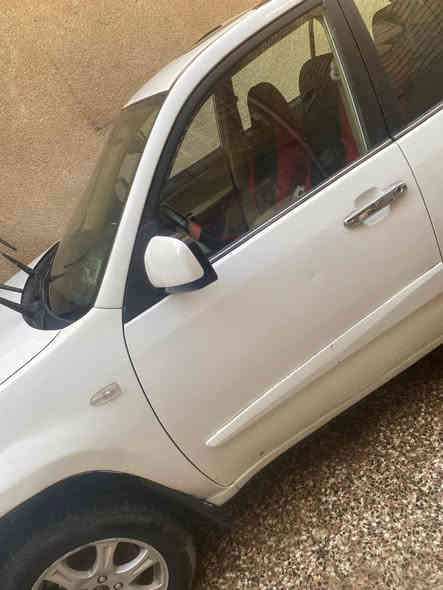 شيري تيكو 2013 رقم نجف راعيها بالكوت شرط التحويل  اي وقت سيارة مجفت محركها قبل شهر مشط جديد عينه وصينيه جديد اذاين جدد جوينات جدد وانتركت من جفتت وبقت بيها دخانه ماعرف ليش تبربد شغال حماوه ابد مابيها مكفوله من الضربه عدا هاي الي بالباب الخلفي شي بسيط بيها قطعه وحده صبغ نص باب خلفي عكس السايق وتلكيط خيلسات هاي كل تفاصيلها ابيعلك الموجود اكفلك اصوليات فقط حتى منتفاشل السعر 43 وبيها مجال قليل مكاني بغداد الزعفرانيه
*********** بغداد
