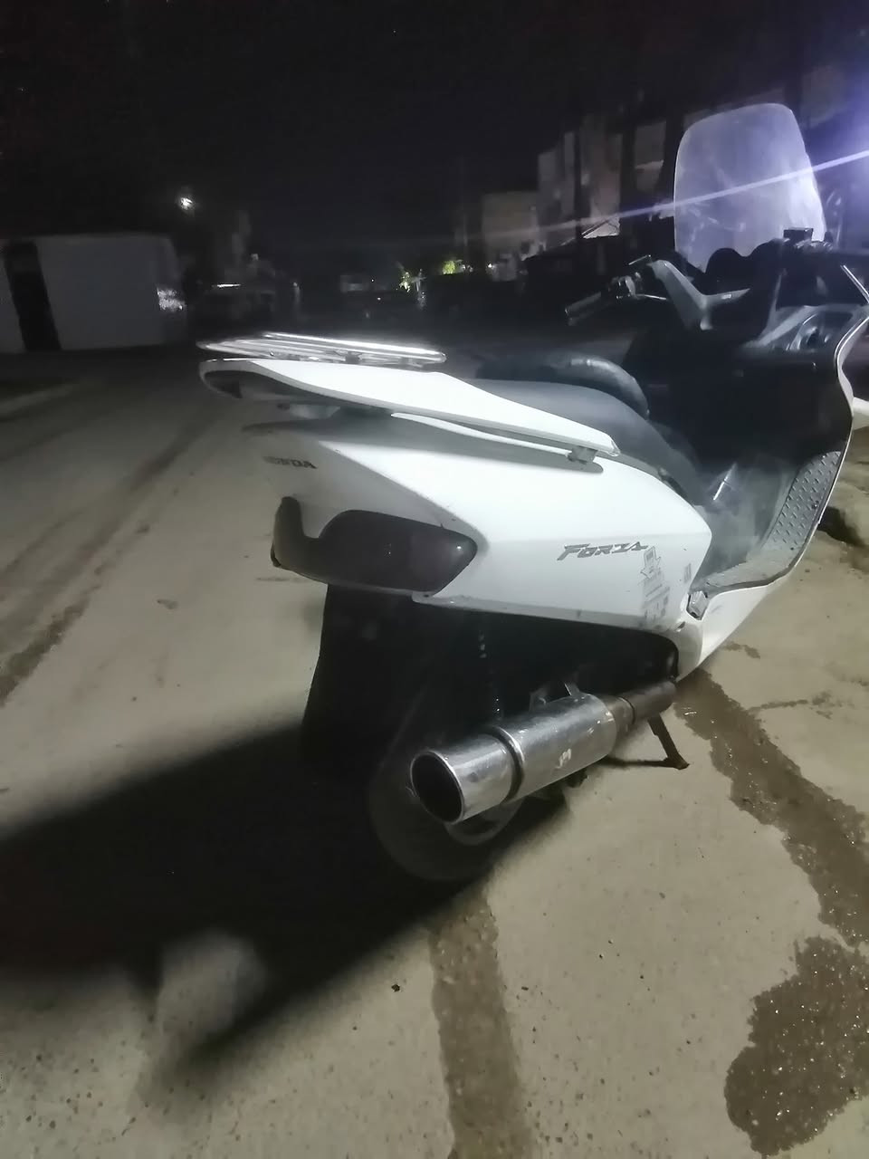 سلام عليكم اول شي اكو نقليات  فورزه صفر ٦ كفاله عامه بيه اوراق سعر ٦٠٠ وبيه مجال مكان بغداد
 حي اور ***********
