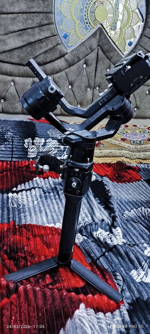 نيكون D750 فول فريم
شتر 119k              ((سعر البدي 575 ))
 عدسة 85m فتحة 1.8    (( سعر 190 ))
رونين S متعوب نضافة وسط (( سعر 200 ))
ملحقات ( جلاتين + بطارية + كارتونها + شاحنة )
شلعة كلهن 950 قفل قفل 
سبب البيع . حصلت عمل وماكدر افرغ نفسي للتصوير 
***********
