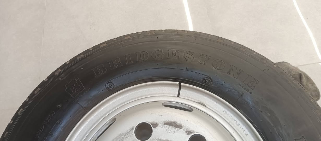 تايرات كنتر مال زيرو ماشيات  قليل انتاج 2024 ///5 تايرات هنه ولويل
***********
