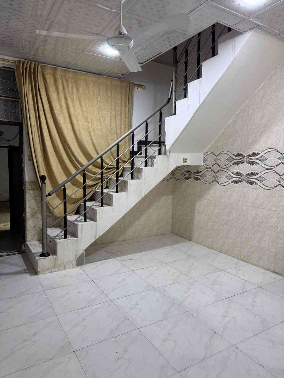 دار للبيع في النجف زراعي 50م  جديد السعر 23وبي مجال 
مقابل قرية الغدير عمود 327 المنطقه كلها تبليط وخدامات كامله

يحتوي الدار على غرفة نوم وصاله ومطبخ مزدوج وصحيات 

الدار جاهز للسكن كونكريت اساس وسقف 

كهربائيات كامله مراوح انارة داخلية خارجبه  خط مولد خط ماء تأسيس ماء تناكي سخان مغسلة خلاطات  .. جاهز للسكن

للاستفسار ***********
