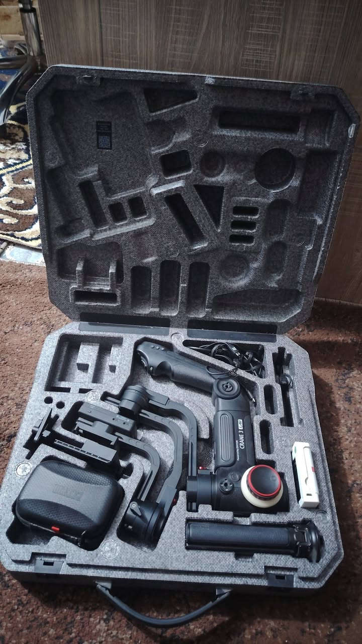 السلام عليكم
رونين نوع zhiyun crane lab 3
يتحمل وزن يوصل ٦ كغم
نظيف جدا ١٠٠ ٪
للاستفسار الاتصال *********** متواجد واتس اب
