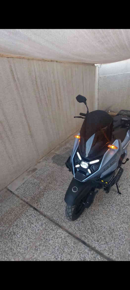السلام عليكم دراجه شحن للبيع الدراجه نضيفهوجديده اشتريتهه بشهر التاسع 2025 ماشيه ١٥٠ كيلو 8 بطاريات شركه ويلي وبالشحنه الوحده تمشيك ١٠٠ كيلو الدراجه جديده اشتريتهه مليون 400 الدراجه بيهه اوراق جاي ابيع عل مليون وخمسين💥 الف الداجه مابيهه نقص برغي الشاحنه مالته اصليه بيهه مروحه جبيريه وتشحن سريع من الصفر للفول اب 4ساعات سرعه الدراجه 64 ميل رعني اكثر من 100 حقيقي بيهه شخط بطول الوصبع بالكفر الخلفي اليسره من الاخير الدراجه كامله مكمله ملف مالهه 2000 واط و ستاند موبايل و سماعه ومنفذ usb وكلوبات ٢ بومه وبيهه دكمتين للايت العالي نفس التيماكس و اشاره خلفيه يسره مكسوره ومصلحه ومدرعه الدراجه ***********

