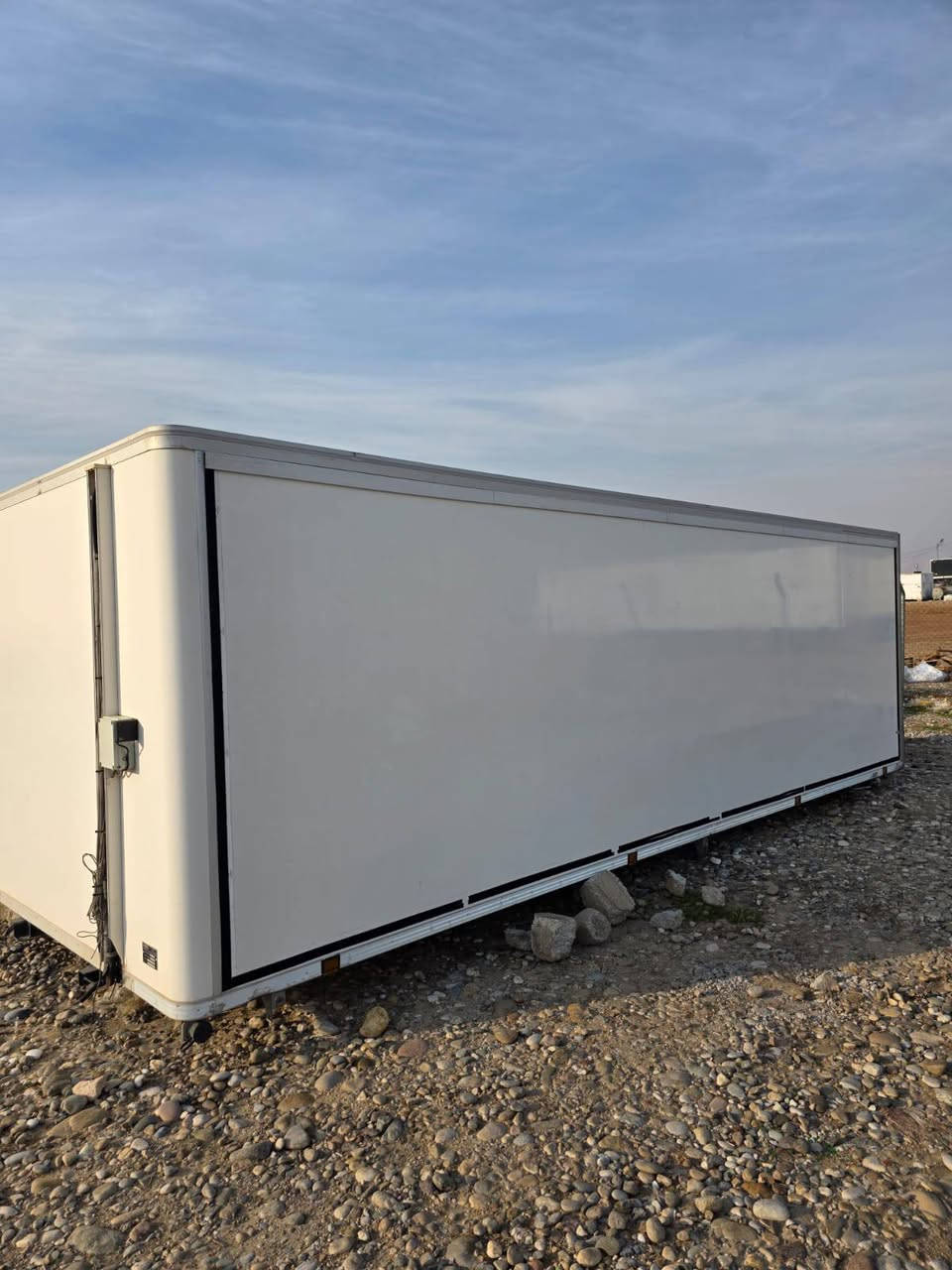 براد طول 7.30 ارتفاع 2.40 نظافه ميه بل ميه السعر 35 قفل رقم الهاتف ***********
