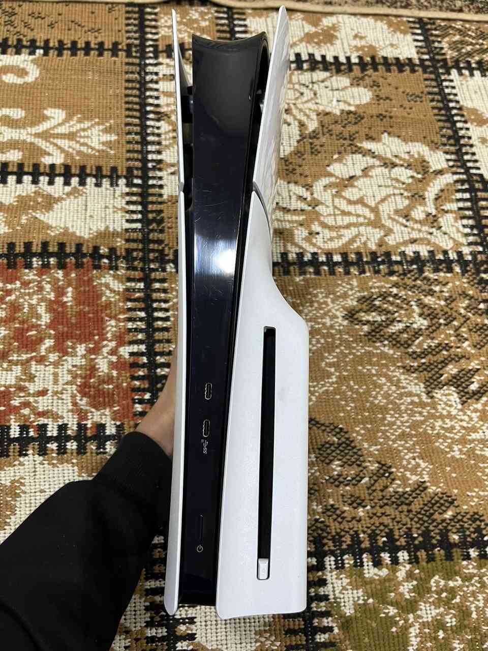 بلي ستيشن 5 أوروبي سلم
ذاكرة 1 تيرا

جوستك عدد ١

مروحة تبريد وشاحن جوستك

سماعات محيطية

يوبي أس يشتغل بس يحتاج بطاريات 

السعر ٦٥٠ وبي مجال 

كارتونة موجودة 

مكان قرب مجمع بسماية 

رقم ***********
