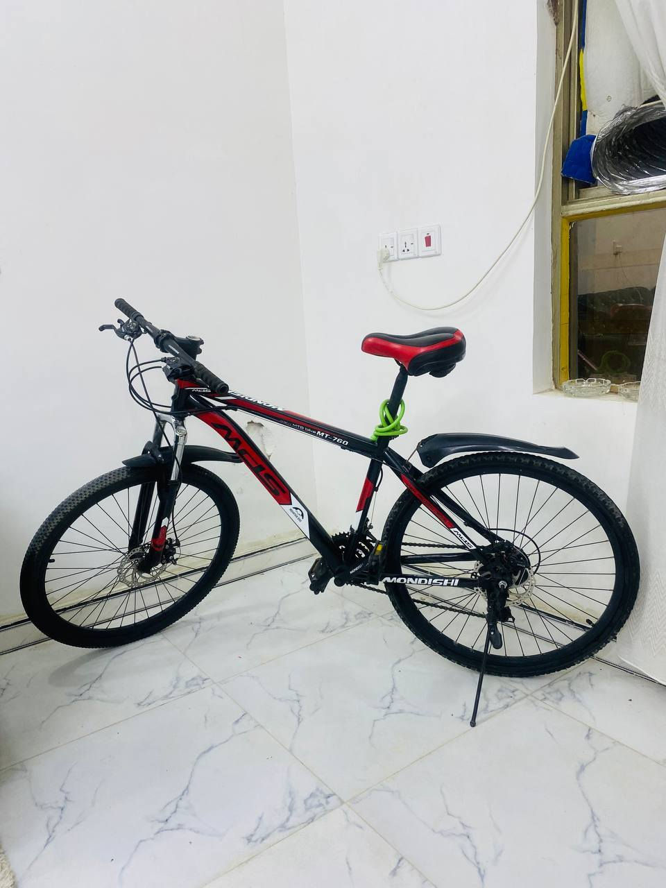 السلام عليكم
بايسكل جبلي رياضي للبيع الحجم وصط نظيف جدا السعر ١٠٠ بي مجال *********** @إشارة
