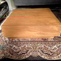 طبلة وسطية • خشب قوي • تحتاج صبغ