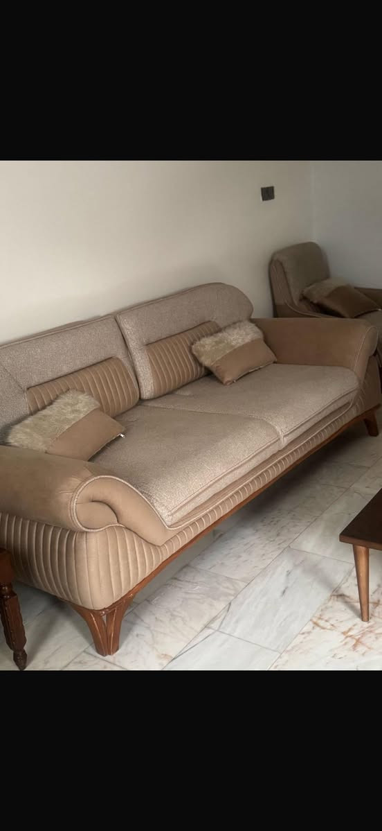 السلام عليكم هذا تخم جديد اشتريته ب مليونين ونص وريده مليون و800ولشراي بي مجال


**إذا كنت صاحب هذا الإعلان وتريد حذفه لأي سبب، رجاءا أرسل رسالة إلى الدعم الفني**