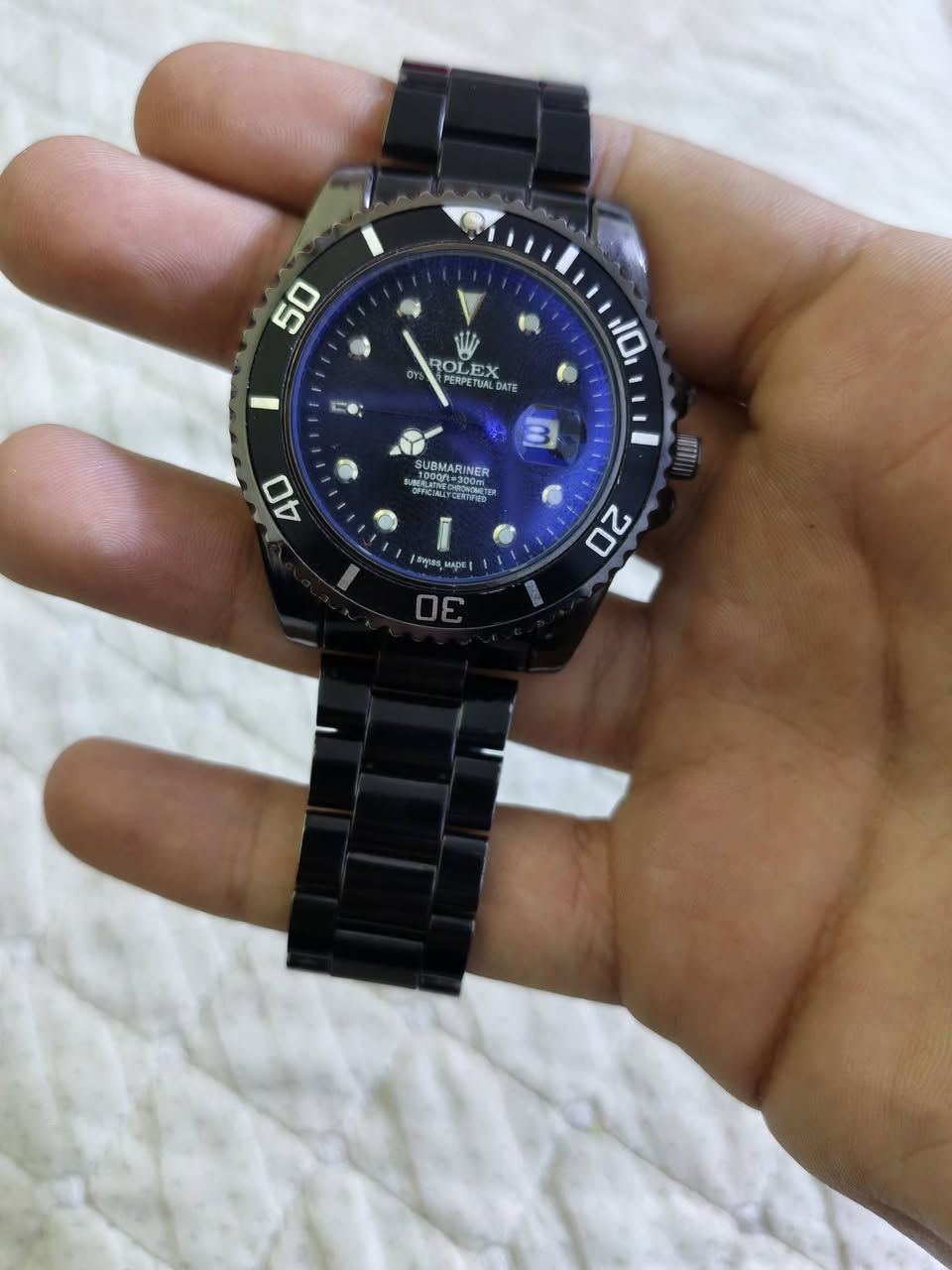 سلام عليكم ساعه للبيع
ساعه رجاليه اوتماتك ماركه ROLEx
الموديل: Submariner
القطر 40 ملم 
الاطار سيراميك اسود دوار بتجاه واحد 
مقاومه للماء و الاتربه 
السعر 35 و بيه مجال 
الاستفسار ***********
