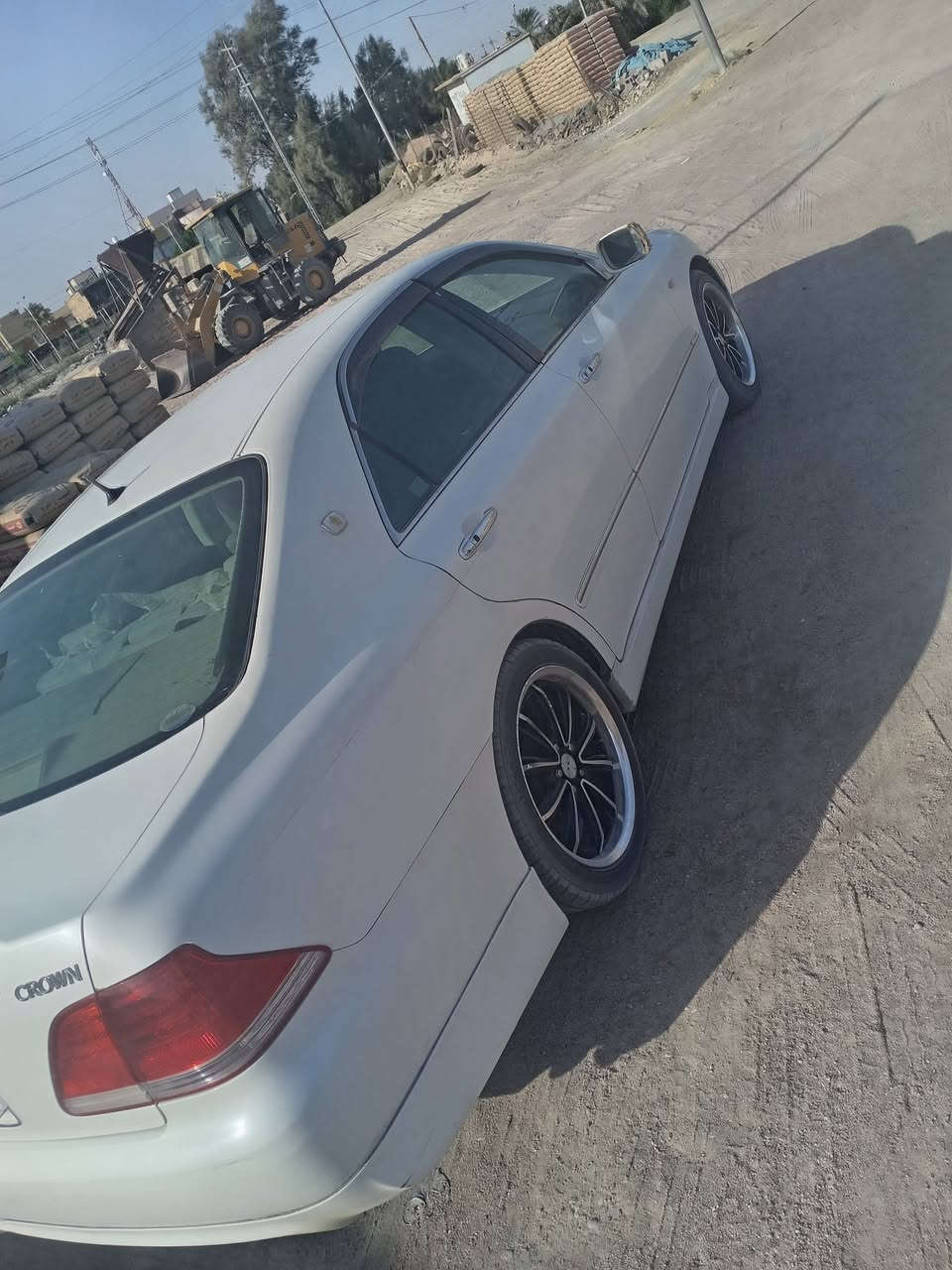 سلام عليكم. شاهينه البيع او مراوس حسب القناعه 2005 كصه جنطه.. متوم بغداد انكليزي.. طبق لاصل... ثلاث دكم دواخل رصاصي.. 
شاصي 180
تواصل***********..
