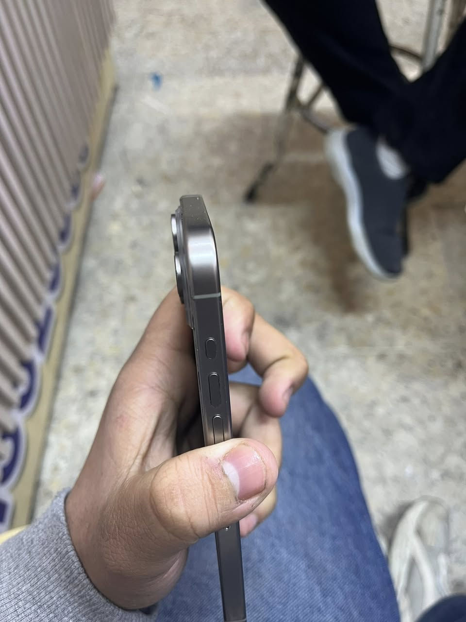 سلام وعليكم للبيع ايفون 15 بروماكس ذاكرتة ٢٥٦ لون تيتانيوم شرق اوسط الجهاز ولا زلغ ومبدل بطارية وضهر اصلي شررط وبي نقطة بالشاشة  ما ماثرة ابد اتصال صوت تكنيك كامرات فيس ايدي كلة شغال ٨٧٥
 مكاني بغداد الزعفرانية
***********
