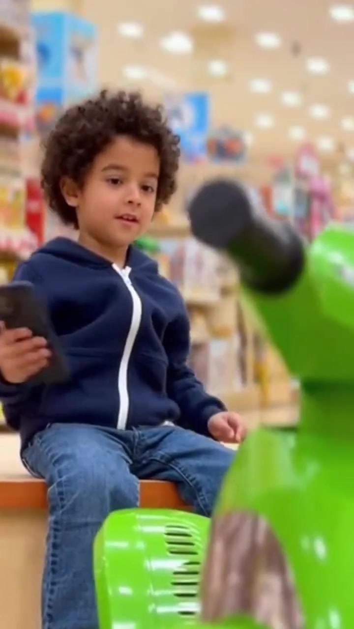 #بيتش باجى للاطفال الحديث

عايزة لعبة تخلي طفلك يفرح ويتحرك بدل الموبايل؟ 
 الـ Mini Quad هيخليه يعيش مغامرة حقيقية كل يوم 
 سيبيه يسوق ويستكشف بنفسه 
 متعة + حركة + أمان في لعبة واحدة 

💎 المميزات 
🔹 تصميم Mini Quad واقعي
 يحس الطفل إنه بيسوق عربية حقيقية 
🔹 سرعة آمنة للأطفال
 سرعة 2 ميل/ساعة (حوالي 3.2 كم/س) مناسبة تمامًا 
🔹 زر تشغيل وإيقاف سهلFinger Switch على المقود لسهولة التحكم 
🔹 مقعد مدعّم ومريح
 راحة وأمان أثناء اللعب 
🔹 Low Step (ارتفاع قليل) سهل على الطفل يركبوينزل 
🔹 مناسب لطفل واحد مصمم لاستخدام آمن لطفل واحد فقط 
🔹 يساعد الطفل يبعد عن الشاشات نشاط حركي ممتع بدل الموبايل 

⚙️ التفاصيل 
اسم المنتج: Mini Quad Ride-On (MINI VTT)
 نوع التشغيل: بطارية 6 فولت 🔋
 السرعة: 2 mph (حوالي 3.2 كم/ساعة)
 العمر المناسب: +18 شهر 
الأبعاد:
65 * 42* 45 سم
أقصى وزن:
 ✔️ 45 باوند (حوالي 20.4 كجم)

المميزات الإضافية:
 ✔️ Supported Seat (مقعد مدعّم)
 ✔️ Low Step (سهل الركوب)
 ✔️ Start / Stop Button
✔️ آمن ومناسب للأطفال الصغيرين
 ✔️ بيشجع الحركة واللعب
 ✔️ سهل الاستخدام جدًا
 ✔️ هدية حلوة لأي طفل 🎁

📦 محتويات العبوة
✔️ عربية Mini Quad
 ✔️ بطارية
 ✔️ شاحن

🛒 اطلبه هسه وخلي طفلك يعيش أجمل لحظات اللعب والمغامرة 🔥💙

الدفع عند الإستلام بعد معاينة المنتج بنفسك.
للطلب أرسل إسم ورقمين هاتف وعنوان الإستلام.
 @


**إذا كنت صاحب هذا الإعلان وتريد حذفه لأي سبب، رجاءا أرسل رسالة إلى الدعم الفني**
