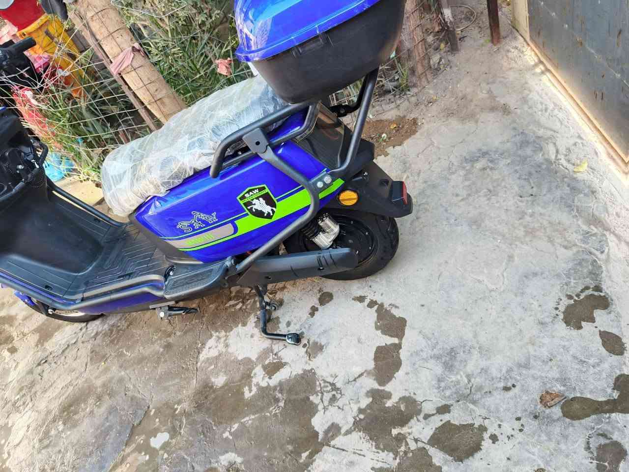 دراجه جديده ونضيفه SAW
6 بطاريات بحجم 32 ڤولت
ملف نحاسي 1200 واط 
ونظام حمايه 180 
الدراجه بيها بصمتين
سعرها 600الف وبيها مجال
***********وتساب 
مكان بصره زبير
