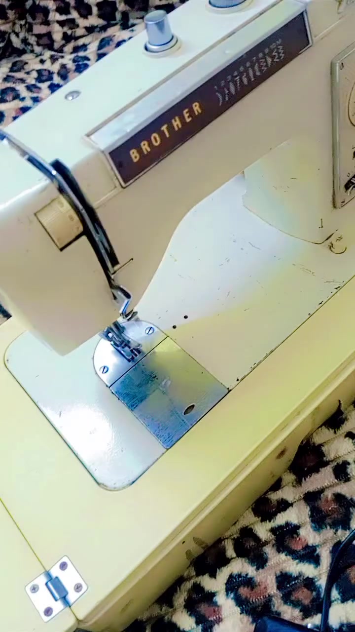 مكينه خياطه للبيع بسعر 90


**إذا كنت صاحب هذا الإعلان وتريد حذفه لأي سبب، رجاءا أرسل رسالة إلى الدعم الفني**