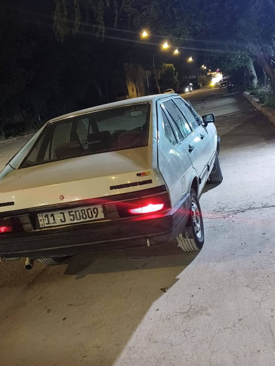 سلام عليكم برازيلي للبيع 1987رقم بغداد مميز  مكينه 1800كير 5 السياره نضيف تخم تاير صدر جديد   بسمي تحويل ثاني يوم  كهرباياته كامله السياره مصبوغه اثر جراد  السياره نضيفه السعر 30 وبيه مجال بسيط حك الجيه   العنوان بغداد المائن قريب بسمايه ***********
