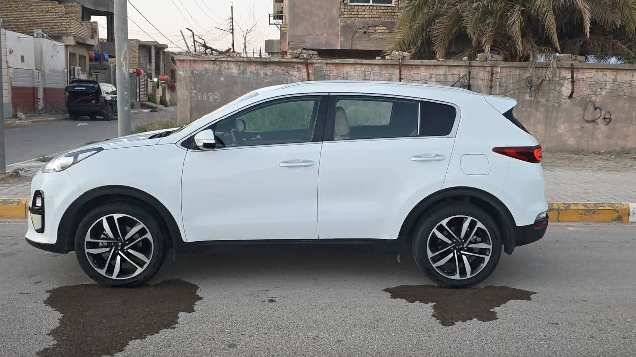 السلام عليكم
كيا سبورتاج 2019 خليجي 
نص فول كما مبين بالصور 
السياره بأسمي مداور ثاني يوم 
السونار موجود بالصور 
السعر 178$ وبيه مجال 
رقمي ***********
