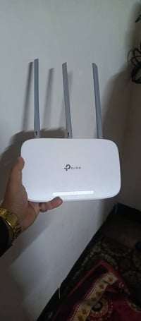 راوتر لبيع ١٥ وبيه مجال غليل شرط الشغل 07832028512