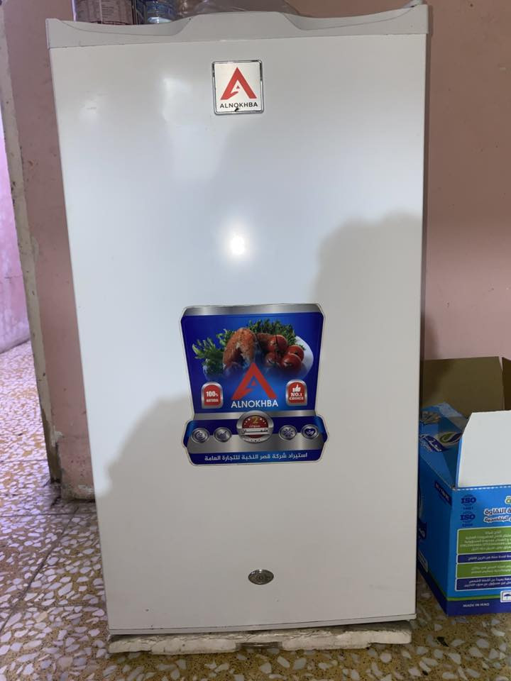 السلام عليكم، اخوان ثلاجة النخبة تستخدم للطابق الثاني او مكتب وحتى للبيت امانة الله ثلاجة ممتازة وتجميد فول واستخدمتها قليل واريد ابيعها لان راح اشيل من بيت اهلي اخذتها ب120 ورايدها ب90 هذا رقمي بي واتساب *********** عنواني وردية قرب علوة مخضر
