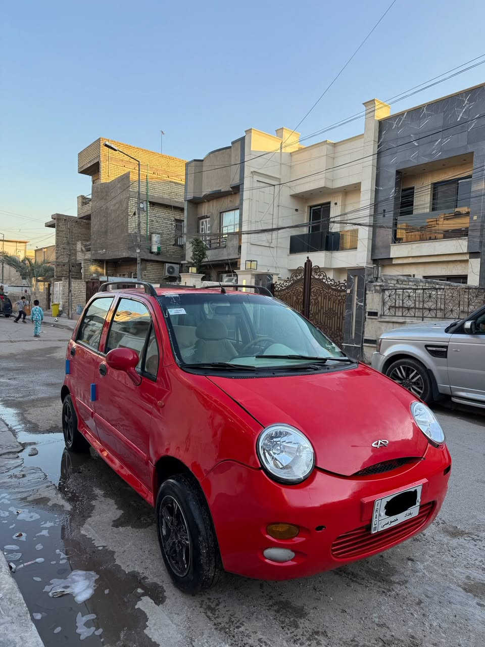 شيري كيو كيو 2013 بغداد للبيع 
السعر ب٣٣ ورقه وبيها مجال جدا بسيط 
محرك وكير ومنظومة نضيفات جدا 
تبريدها شغال ثلج 
كير اوتماتيك- محرك 4 سلندر المرغوب 
مكاني بغداد المنصور للأستفسار:
*********** رصيد او واتس اب متواجد
