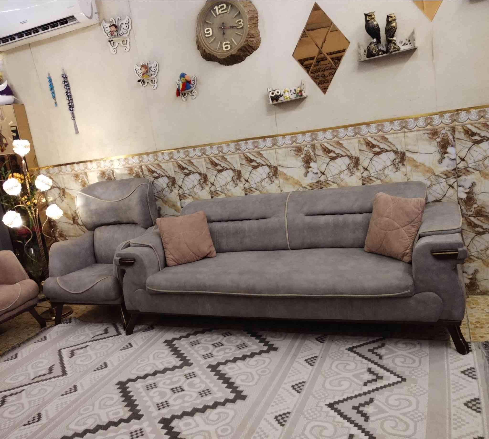 تخم تركي مودرن ١٠ مقاعد تصميم حديث قوي تكمة ثكيل خشب بلوك وسيورة أرجل خشب زان داير فريم اسفنج طبي بلوستر ظغط سوفت قماش تركي نوع خاولي استخدام قليل اخو الجديد نظافتة ١٠٠ ٪ نظيف جدا مبي اي ضرر... ٦٩٠ وبي مجال بسيط للشراي بغداد, العراق


**إذا كنت صاحب هذا الإعلان وتريد حذفه لأي سبب، رجاءا أرسل رسالة إلى الدعم الفني**