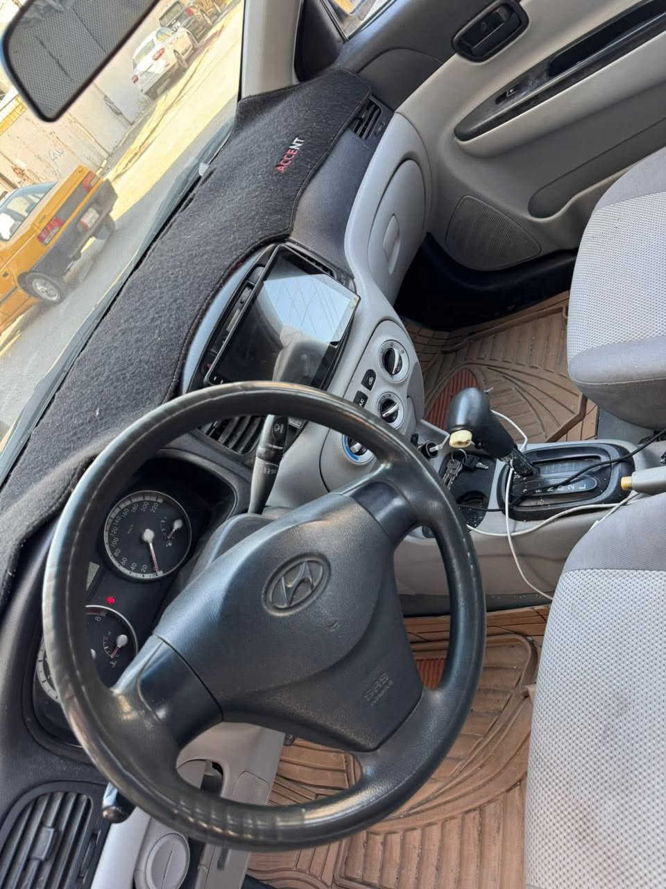 اكسنت 2009 خليجي محرك كير كفاله هيئه غرامات صفر السياره بسمي 
بيها جاملغ امامي صفحه السكن ولي شويه تصليح بل مسطره 
مكانها بغداد 
للاستفسار ***********
السعر 78
