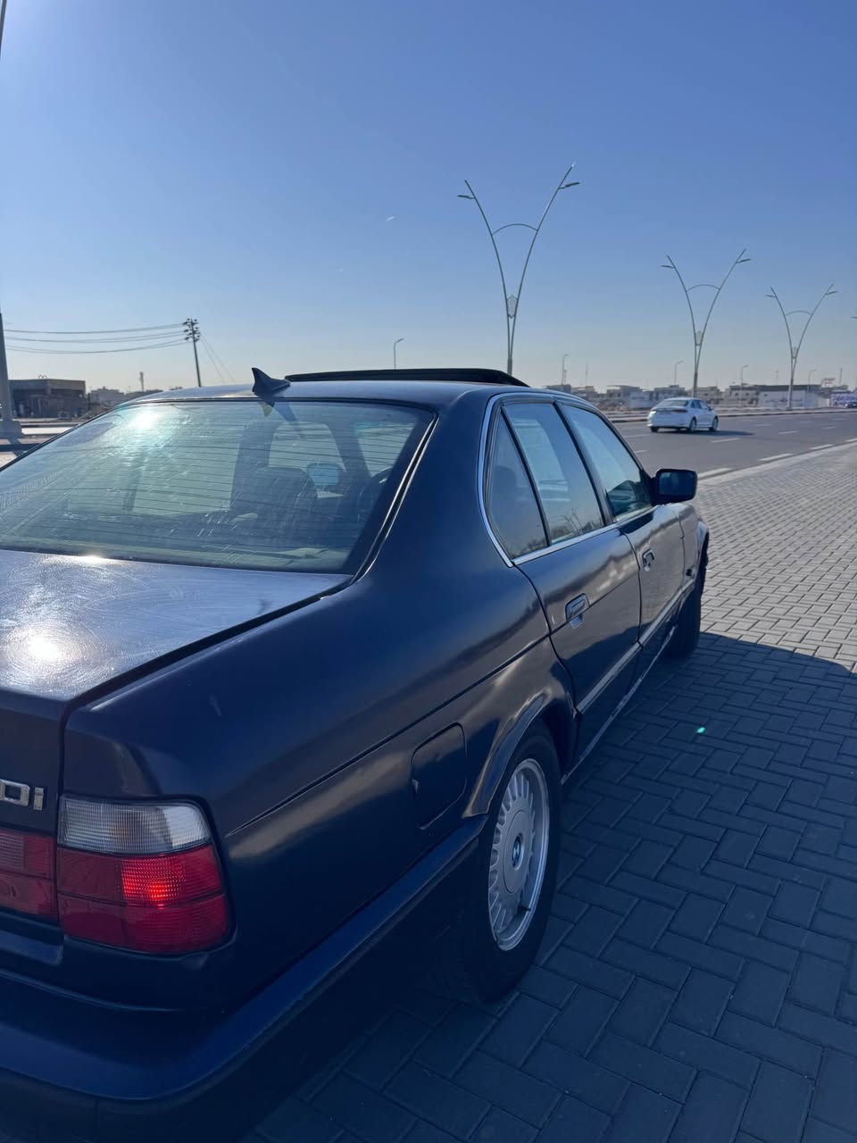 للبيع بي ام 525 محرك 25 مسكر 
رقم بغداد دولي سنوية لل2030
راعيها بالبصرة صفر غرامات
مصبوغة عام جمالية سيارة جاهزة
كير جديد حداية 75 بالمية تبريد نقص راديتر امامي 
فتحة سقف شغالة 
محرك لا تنقيص ولا تبخير 
مكان السيارة البصرة
السعر 55
باقي التفاصيل رقم الهاتف 
*********** البصرة, العراق
