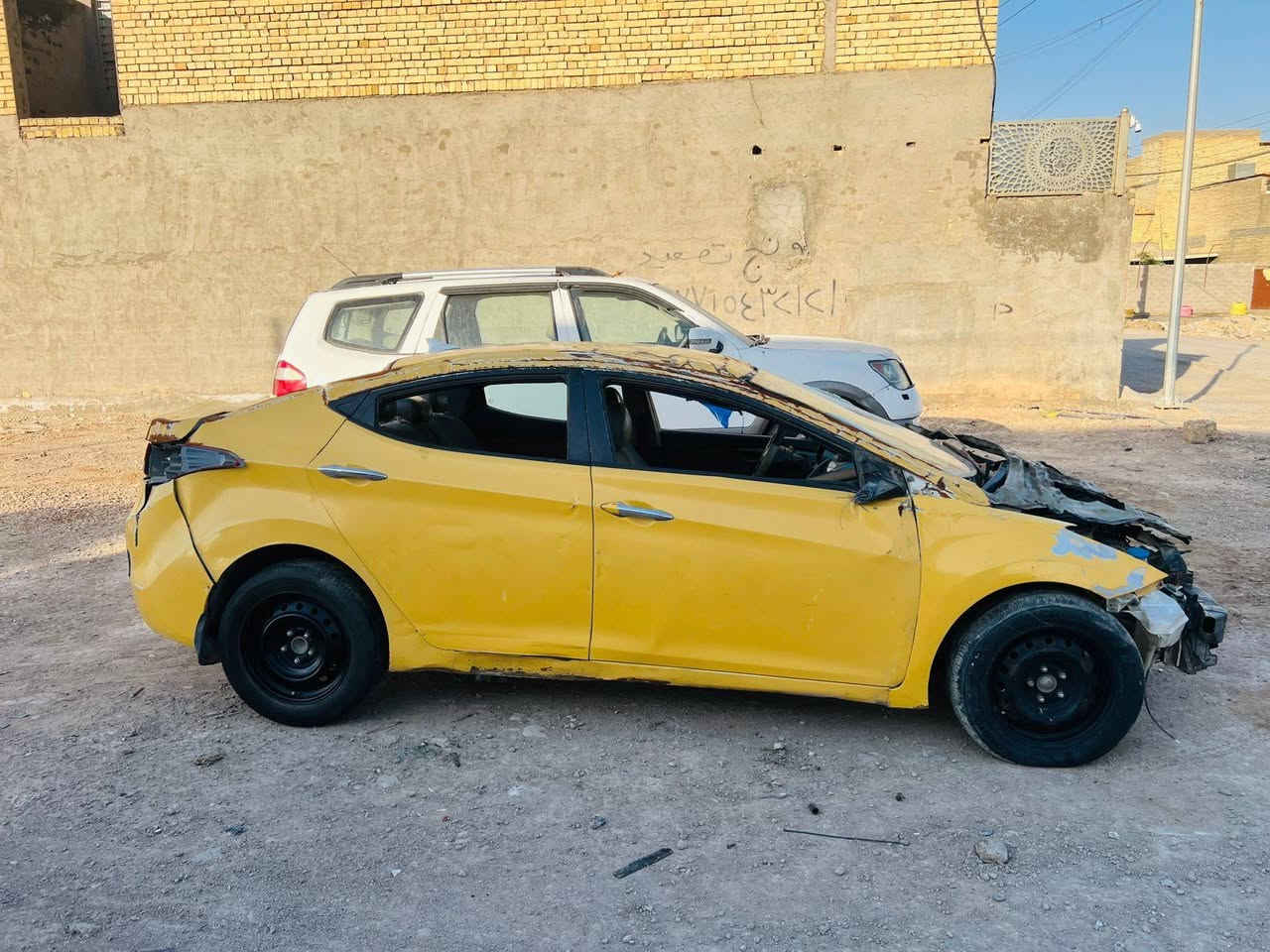 سلام عليكم للبيع هونداي النترا موديل 2013رقم بغداد تحويل مباشر اخوان سياره تعرضت لحادث جفيه كما موضحه بلصوره ابيع ع وضعهه مكان السياره بغداد السعر 40$الاستفسار ***********
