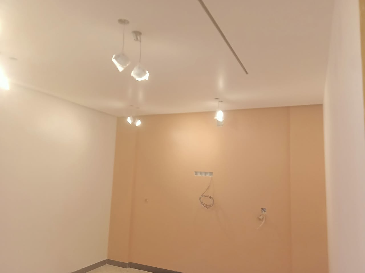 بسم الله توكلنا على الله 
جميع انواع الديكورات 
بديل رخام وبديل خشب 
صباغ دخلي وخارجي 
الشغل داخل بغداد واسعار مناسبه لي الجميع 
م/احمد المصري ***********
