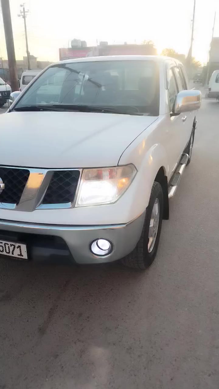 سلام عليكم نيفاره ٢٠١٣ سياره جديده مكفوله من كلشي شوف الفيديو خابر مكان بغداد تبريد شغال رقم بغداد ***********
