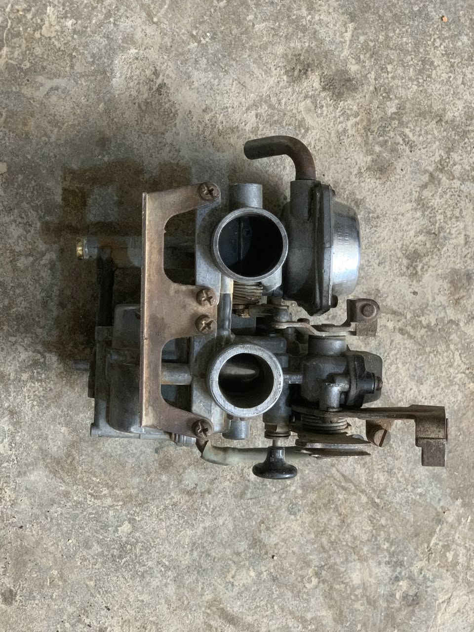 للبيع ادوات قفاز
كابريته هوندا 250
كابريته هوندا 600 
وباقي الادوات بالصور 
توصيل موجود للستفسار ***********
