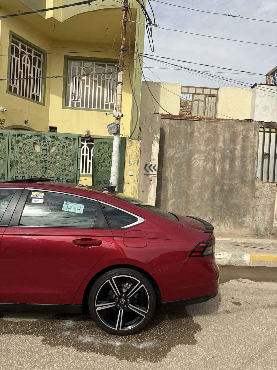 سلام عليكم 
بدون صبغ بدون دواخل بدون ايرباك جدا نضيفه ومناسبه 
هوندا اكورد سبورت  هايبرد
موديل ٢٠٢٤
ماشيه ٦ الاف فقط
رقم بغداد. تخويل ثاني يوم
سياره ترايه زيرو بدون نقص
تعديل بنيد بارد وقبق جنطه بي تكحيل كارت  تصليح درجة اولى متعوب عليه. ومثل مشوفون نصبه  مال سياره
مكانه الديوانيه ام الخيل
للاستفسار  واتساب او خاص 
***********
١٩٩$ وبيه مجال بسيط شباب سياره جديده
