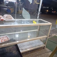 ميز عدد 3  كل واحد طوله 3متر  جدد تجي وتشوف بعينك  سعر الواحد 200قفل  ...