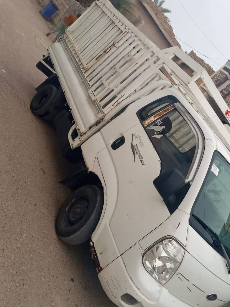 السلام عليكم 
للبيع گيا حمل 2012 مگفوله من الصبغ  والصدر 
بيهه تبخير گير أكسل مگفول بيهه فطر بالشاصي 
سياره حلوه جاهزه من گلشي 
السعر 97 وبيها مجال قليل 
المكان الأنبار  حبانيه جزيره الخالديه 
للأستفسار ***********
