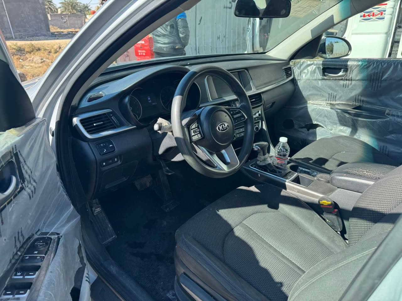 السلام عليكم اوبتيما موديل 20 حره رقم بابل بأسمي للبيع وارد امريكي ضربه خفيفه جاملج وبنيد بدون عابر مواصفاتها 
حساس امامي خلفي 
تحكم جهتين 
كامره خلفيه دواره 
مانع انزلاق 
شاشه كبيره 
حاكيه بلوتوث 
تبريد ثلج 
جرس سرعه 120 كلشي بلاد شركه
ماشيه 99 وقابله للزياده 
محرك كير  كفاله 
للاستفسار الاتصال ع الرقم *********** غير متواجد ع الخاص السعر 145 مع المجال المكان السماوه
