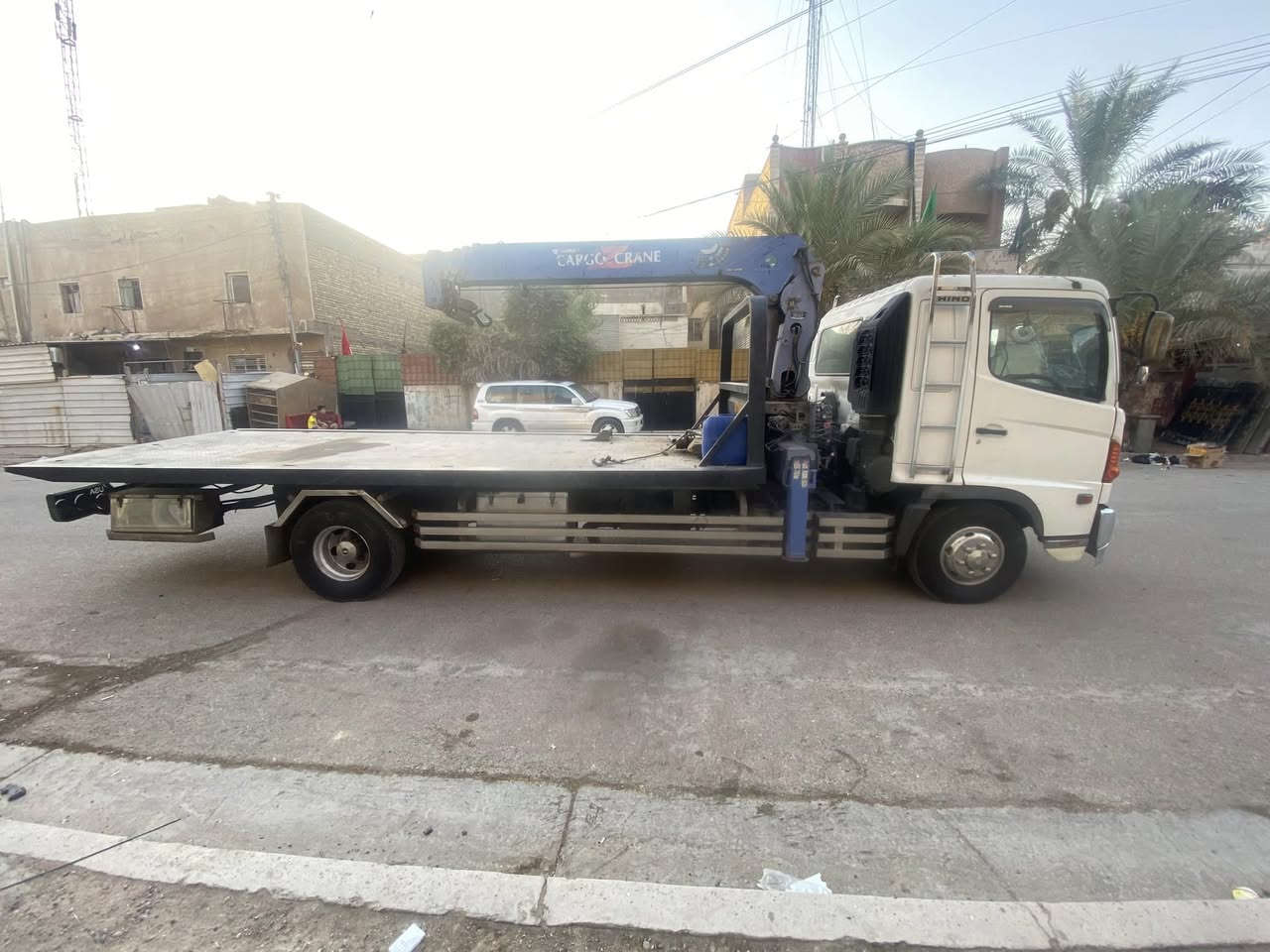 السلام عليكم هينو كرين مكينه 80 عادي موديل 2003 بلاديه طول البدي 6 والعرض 240 كرين مخالف سياره جاهزه للعمل مكان بغداد الشعب ***********
