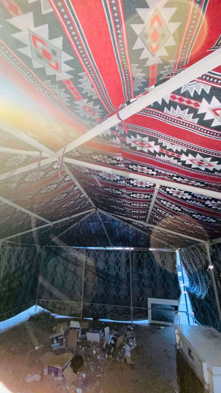 سلام عليكم للبيع خيمه 4*6 شغل جديد مامستخدمه الاستفسار***********
