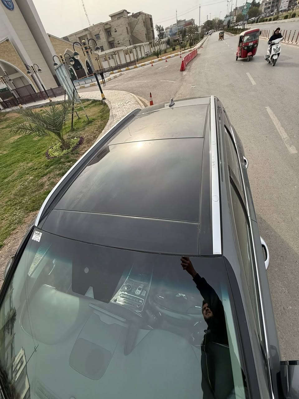 سنتافيا 2023 وارد امريكي دخول جديد فول مواصفات 1/1 بنوراما وجلد كشن كهرباء 4 كامرات رادار جنطه كهرباء حادث بنيد وجاملغ مبدلات 
السعر 205 
بغداد الزعفرانيه ***********
رقم الشاصي بلمنشور وليريد حادثه يراسلني وتساب/ بيع فقط بدون مراوس
