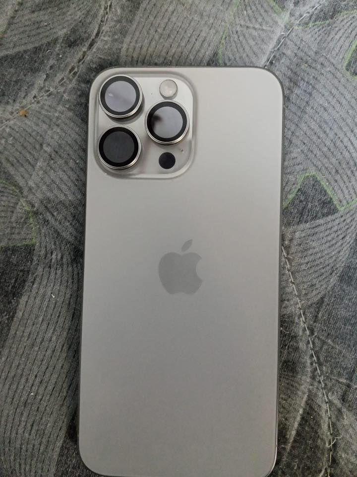 السلام عليكم
ايفون 15برو ماكس 
ذ256
ب88
مشحون 514 
الجهاز كفاله عامه وين متريد افحص شرق اوسط 
سعره مليون و75 
شراي اتصل ***********
