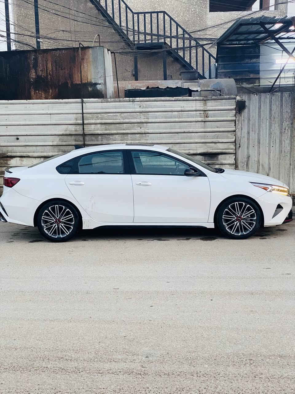 السلام عليكم للبيع  فورتي جيتي تيربو🩶
Kia2023 

موديل 2023

ماشيه 34ميل تقريبًا جديدة جداََ

وبيه تخم ويل جيتي حجم 18

وتخم تاير جديد 

كير Dct دبل كلج 7نمر 

مكينه 1.6 تيربو  201hp

رقم بغداد

والصور الحادث مرفقه

مواصفات GT معروفه فول1/1 اعلى واخر شي بل فورتي  

فتحة سقف (سلايد)

بصمه وتشغيل عن بعد 

شاحن وايرلس 

اشاير مري 

شفتات ستيرن 

رادار جانبي

رادار امامي 

رادار تحديد مسار 

اوتو هولد

ايقاف ذاتي 

مثبت سرعه 

مانع انزلاق 

تبريد قطعتين 

شاشة جبيره 9انج 

كشنات جلد  

اناره داخليه بل أبواب وبل دشبول علامه الGT الوان عديده

هاند بريك كهرباء

تدفئة وتبريد كشنات

 سستم صوت 🔉harman kardon

تبريد بيانو +مناخ منفصل

تشغيل عن بعد

كزوز صوت بلادي رياضي 

للاستفسار الاتصال على الرقم 

***********
