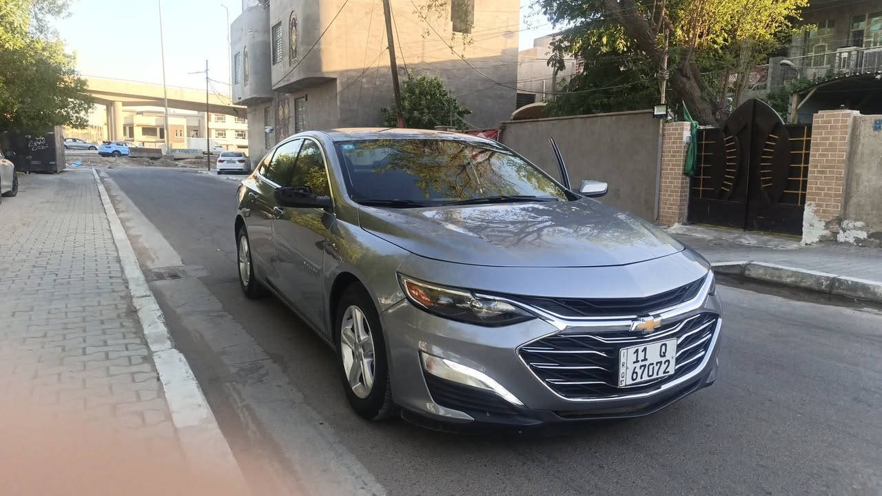 السلام وعليكم ماليبو ٢٠٢٤ مواصفات الماليبو معروفة حساسات خلفية حساسات جانبيه شاشه جبيره سايد بريك بصمه حادث كما موصح بالصور دعاميه صبغ مع ربع البنيد السياره  ماشية ١٤الف مغلفه ppf بالكامل مع درع جامه أمامه السعر ١٣٧بغداد ***********
